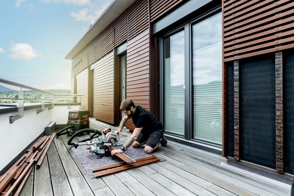 Акумуляторна торцювальна пила з протяжкою Metabo KGS 18 LTX BL 216 1х4.0 Аг (614216920) фото 6