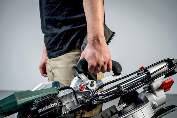 Торцювальна пила з протяжкою Metabo KGS 305 M New + підставка KSU 251 (691215000) фото 10