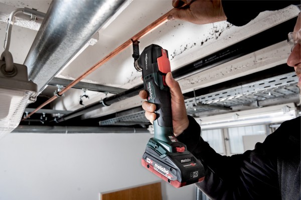 Акумуляторний багатофункціональний інструмент Metabo MT 18 LTX BL QSL 2х4.0 Аг (613088800) фото 6