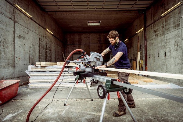 Торцювальна пила з протяжкою Metabo KGS 305 M New + підставка KSU 401 (691216000) фото 2