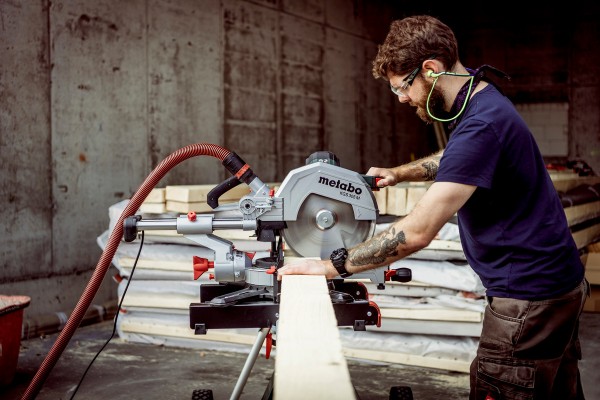 Торцювальна пила з протяжкою Metabo KGS 305 M New + підставка KSU 401 (691216000) фото 1
