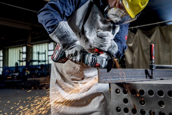 Акумуляторна кутова шліфмашина Metabo WB 18 LTX BL 15-125 QUICK + 2 АКБ 5.5 Аг з ЗП і кейсом METABOX 165 L (601730660) фото 1