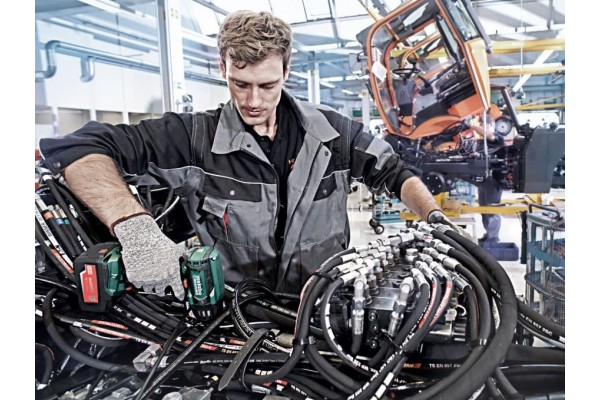 Акумуляторний ударний гайкокрут Metabo SSW 18 LTX 400 BL + 2 АКБ 5.2 Аг і ЗП в кейсі (602205650) фото 4