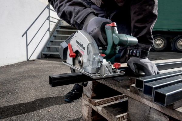 Акумуляторна ручна дискова пила по металу Metabo MKS 18 LTX BL 58 каркас (600773840) фото 2