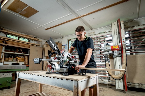 Акумуляторна торцювальна пила з протяжкою Metabo KGS 18 LTX BL 254 2х8.0 Аг (614254810) фото 6