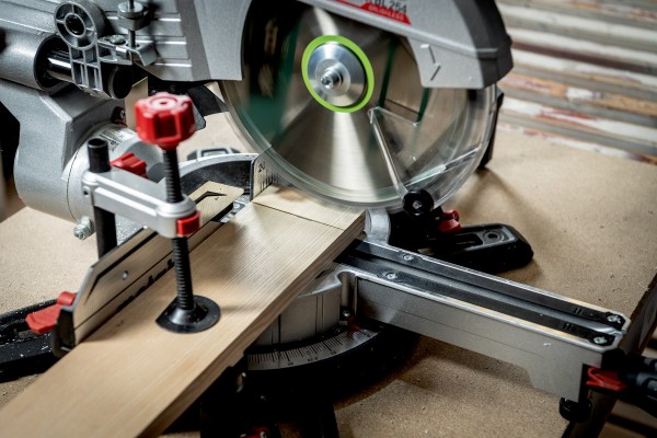 Акумуляторна торцювальна пила Metabo KGS 18 LTX BL 305 (614305850) фото 1