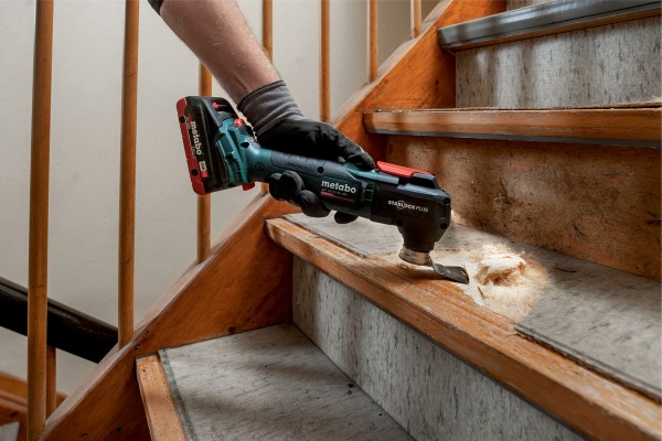 Акумуляторний багатофункціональний інструмент Metabo MT 18 LTX BL QSL 2х4.0 Аг (613088800) фото 1