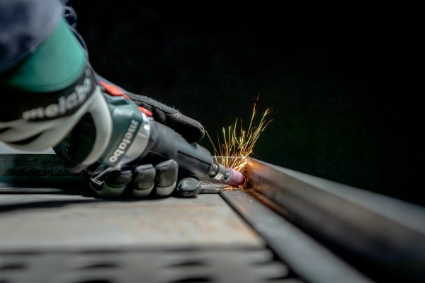 Акумуляторна прямошліфувальна машина Metabo GVB 18 LTX BL 11-28 (600826840) фото 3