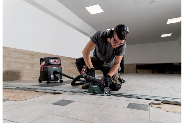 Акумуляторна болгарка Metabo WPB 18 LT BL 11-125 Quick 2х5.5 Аг (613059660) фото 1