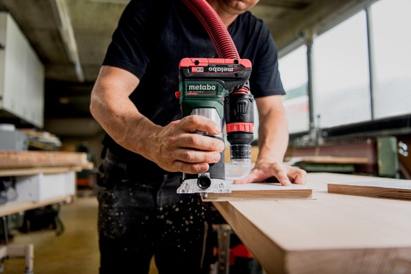 Акумуляторний кромковий фрезер Metabo FMV 18 LTX BL 8 2х4.0 Аг (601742800) фото 4
