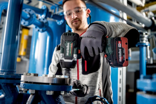 Акумуляторний ударний гайкокрут Metabo SSW 18 LTX 800 BL + 2 АКБ і ЗП в кейсі (602403650) фото 2