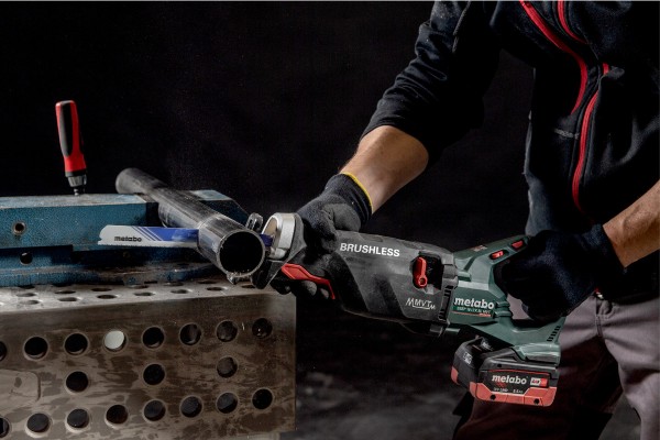 Акумуляторна шабельна пила Metabo SSEP 18 LTX BL MVT +2 АКБ 8 Аг із ЗП у кейсі METABOX 165 L (602258810) фото 3
