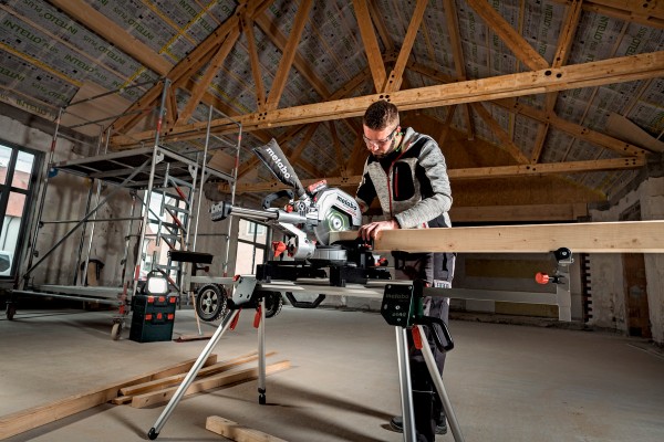 Акумуляторна торцювальна пила з протяжкою Metabo KGS 18 LTX BL 305 2х8.0 Аг (614305810) фото 9
