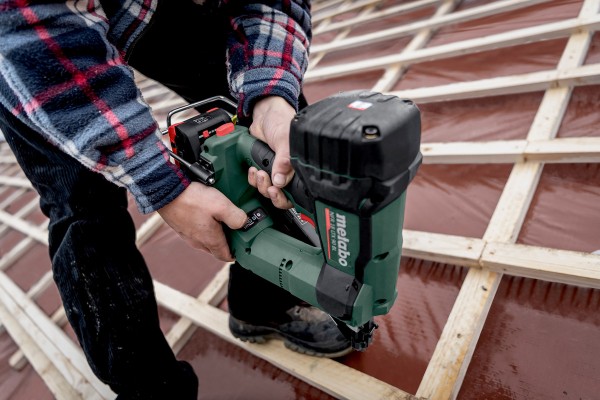 Акумуляторний цвяхозабивач Metabo NFR 18 LTX 90 BL (612090840) фото 5