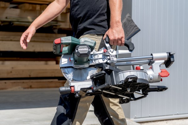 Акумуляторна торцювальна пила Metabo KGS 18 LTX BL 216 (614216650) фото 1