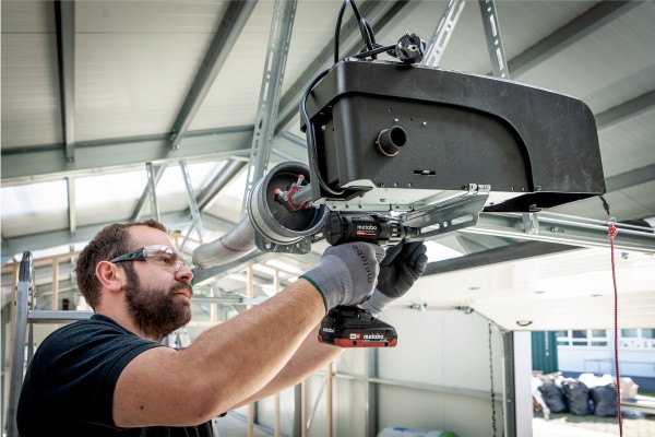 Акумуляторний ударний гайковерт Metabo SSW 18 LTX 400 BL SE (602255840) фото 1